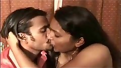 Reshma Bhabhi With Her Desi Lover Raj